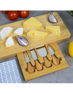 Bambusbrett mit Käsezubehör 2