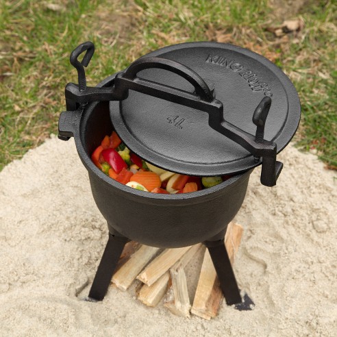https://kinghoff.com/4129-large_default/cast-iron-camping-casserole-with-enamel-coating.jpg