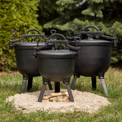 Cast iron camping casserole